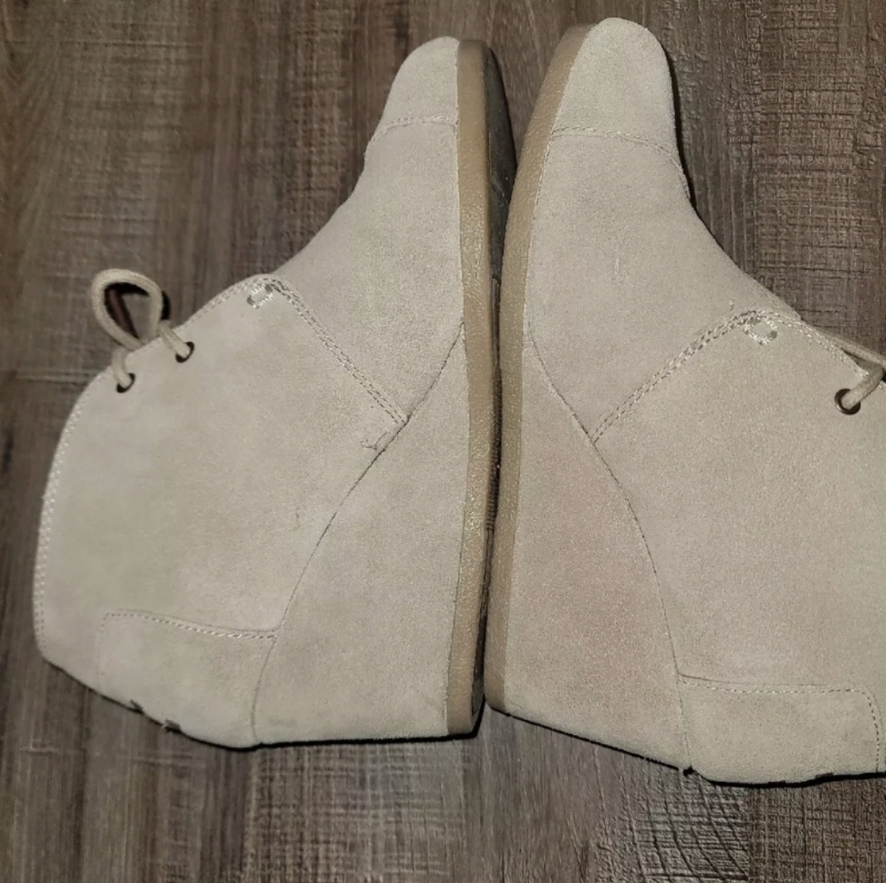 Tom's Suede Bootie